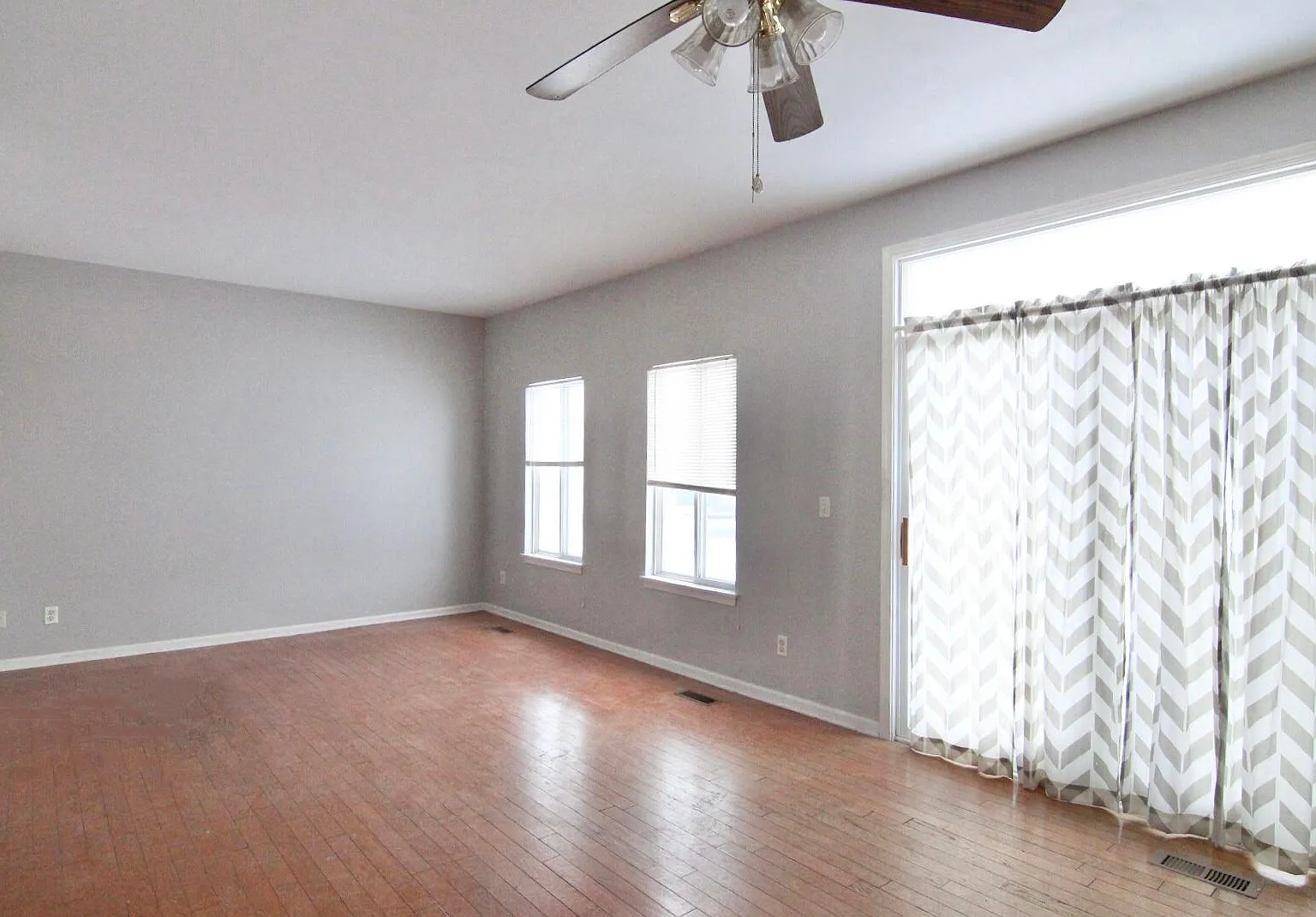 3 bed, 2.5 bath, 1678 sqft, $2,549 — Photo 4