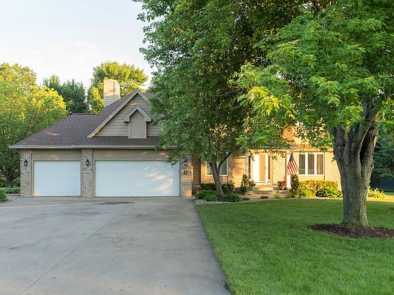 2nd image of 161 Fairway Dr