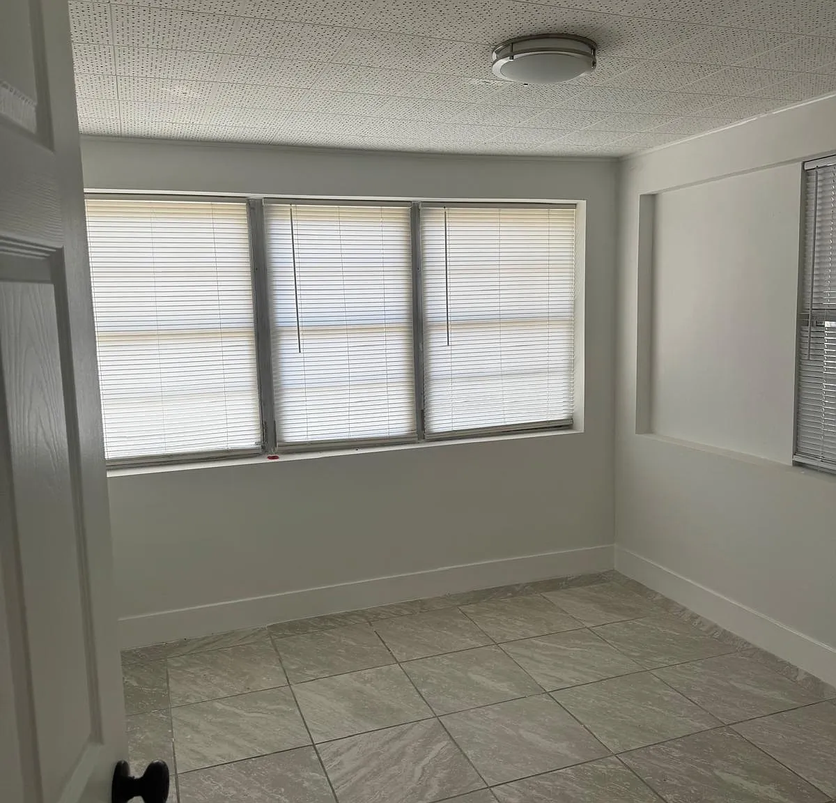 2 bed, 840 sqft, $1,900 — Photo 3