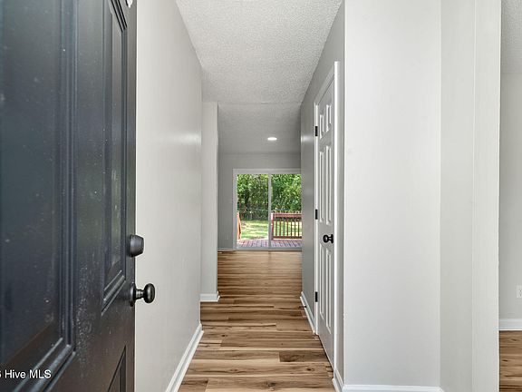4th image of 513 Birchwood Court