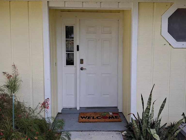385 Toledo St — Photo 4