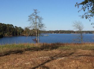 214 Gardenia Dr, Ninety Six, SC 29666