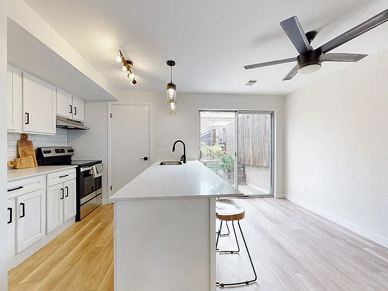 Park Ridge Townhomes — Photo 17