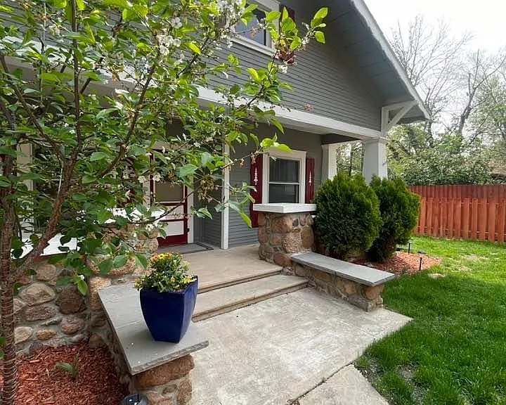 15 Wolfe Ave — Photo 2