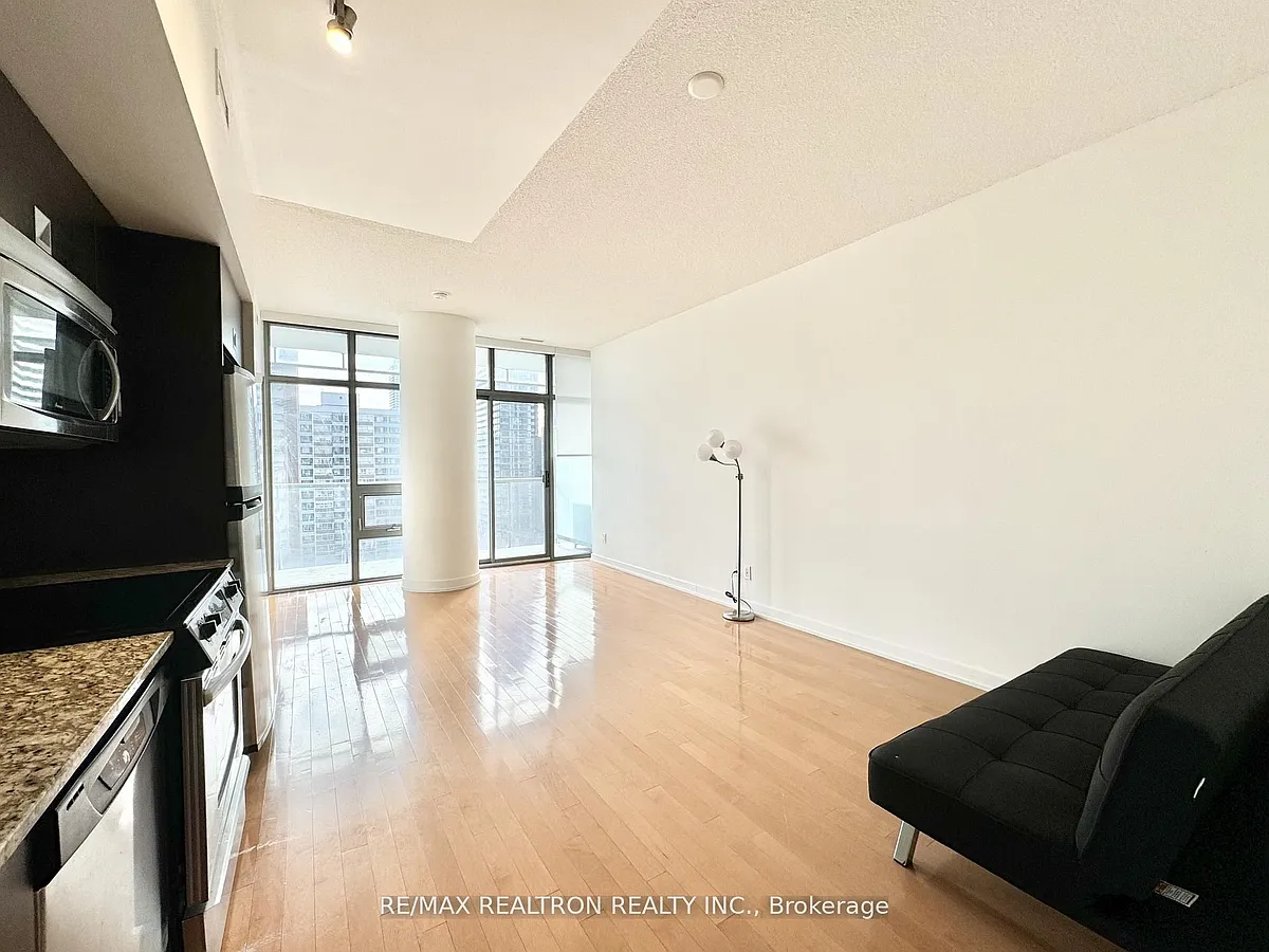 Building Photo - 33 Charles St E #1404