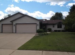 121 Village View Ct, Oregon, WI 53575