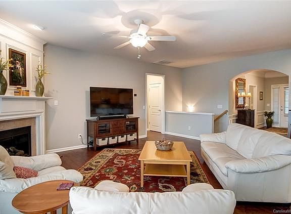 4th image of 52119 Longspur Ln