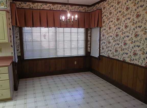 4th image of 4803 Hallbrook Dr