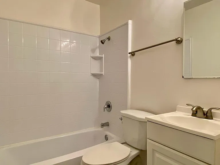 460 S 4th St #8 — Photo 17
