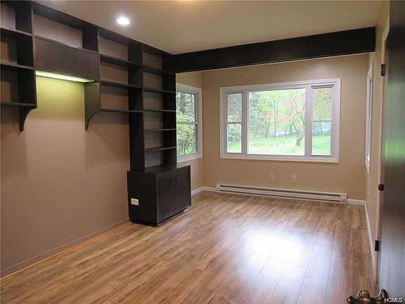 4th image of 49 Willey Ave