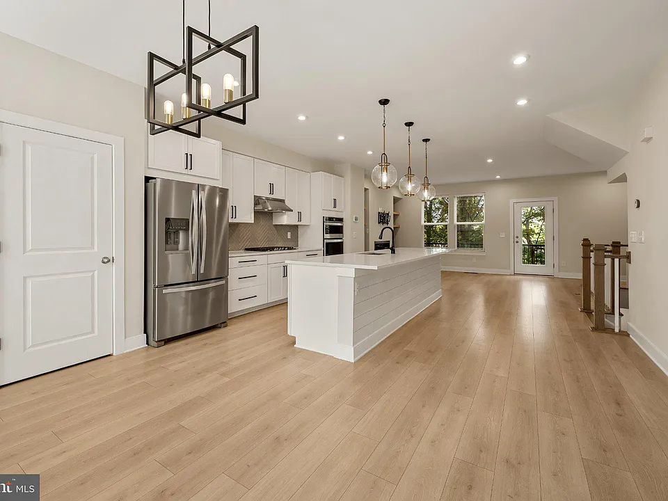 1021 S Taylor Ct