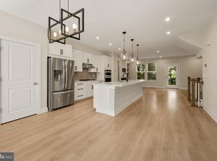1021 S Taylor Ct, Arlington, VA 22204