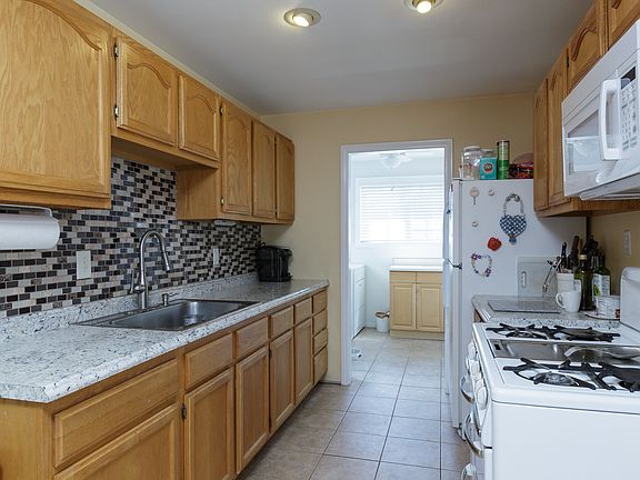 4th image of 722 Forest Loop Dr