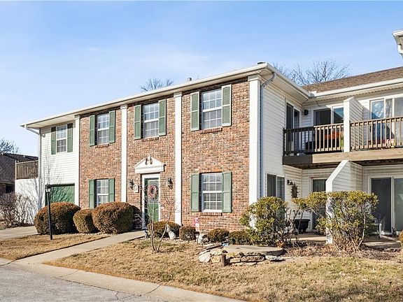 4th image of 220 E Hansen Ct