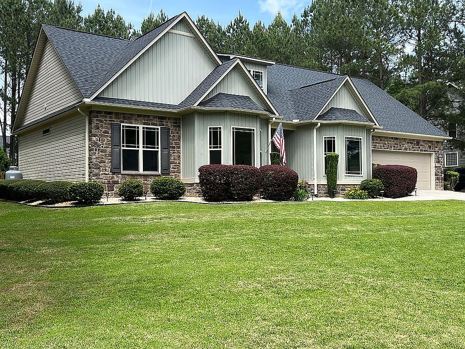 2nd image of 220 Foxcroft Rd