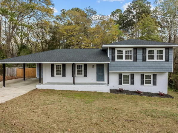 546 Rock Canyon Dr, Fayetteville, NC 28303