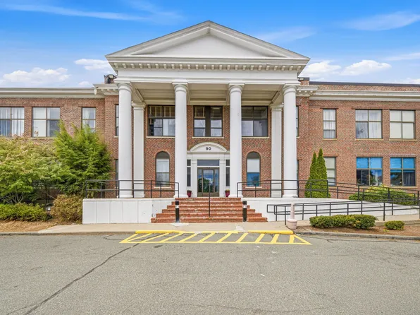 90 Sea St APT 107, Weymouth, MA 02191