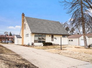 128 S Michigan Ave, Addison, IL 60101