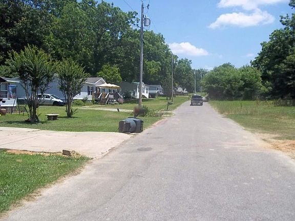 5th image of 140 Upland Dr