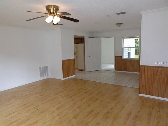 3rd image of 1533 Victor Dr