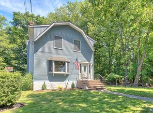 110 Pascack Rd, Westwood, NJ 07675