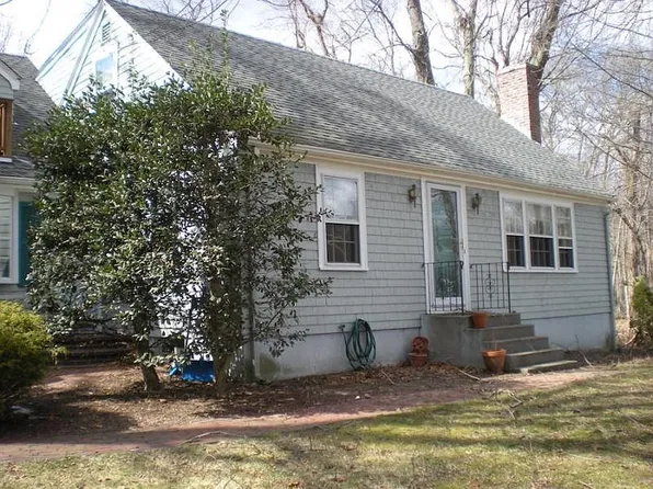 348 Nayatt Rd, Barrington, RI 02806