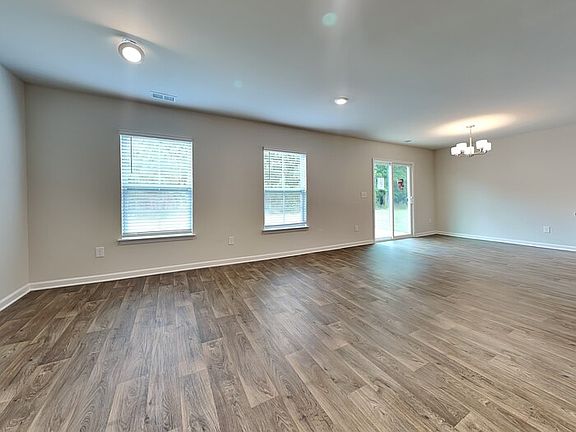5th image of 499 Blue Garden Way