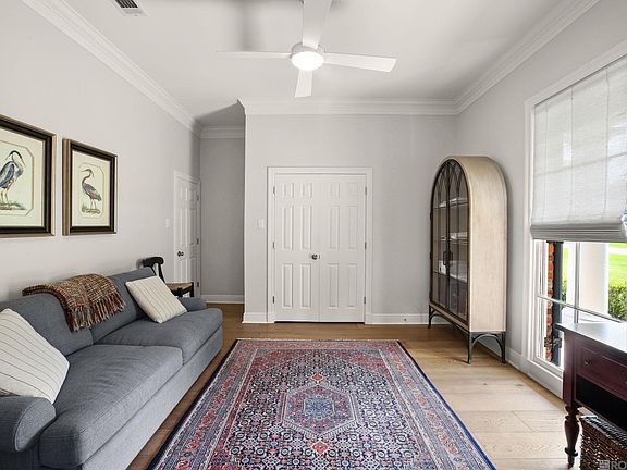 3rd image of 263 Shady Oaks Ct