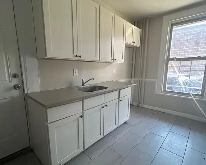 240 William St #L1 — Photo 1