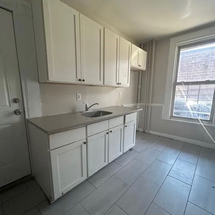 1st image of 240 William St #L1