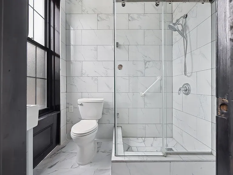 329 Decatur St #1L — Photo 17