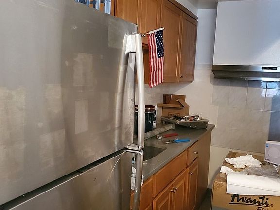 4th image of 531 W 49th St #3WF