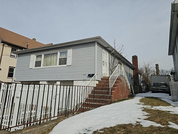 2nd image of 245 Harbor Rd