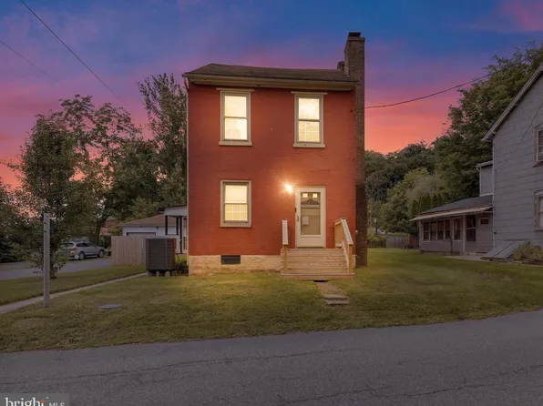 26 S Schuylkill Ave, Leesport, PA 19533