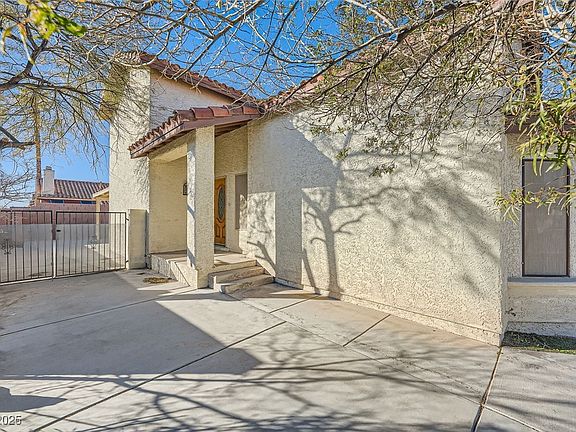 3rd image of 8633 Portofino Ct
