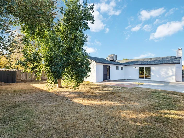 929 Moffat Dr — Photo 18