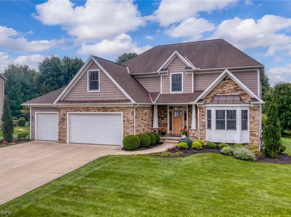 5158 Merrit Dr, Northfield, OH 44067