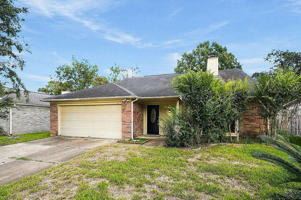 3 bed, 2.0 bath, 1696 sqft, $1,880 — Photo 3