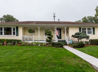 2111 Bellevue Ave, Bettendorf, IA 52722