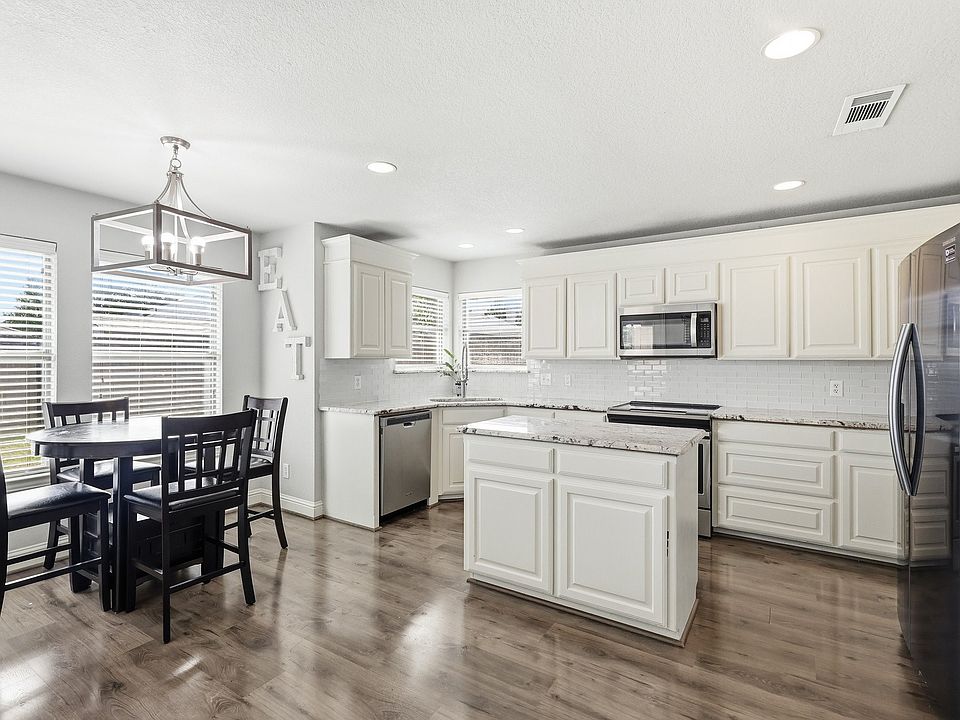 1st image of 557 Jeffdale Dr
