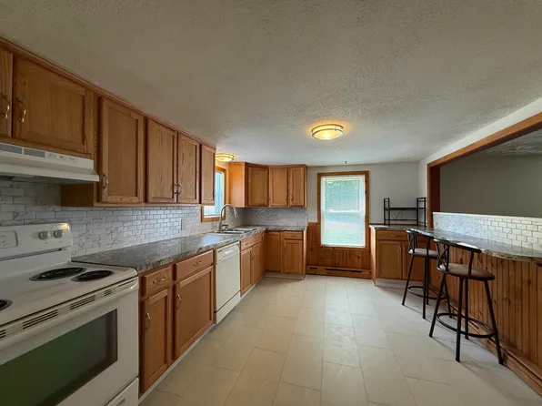 60 Stillman Street, Lewiston, ME 04240