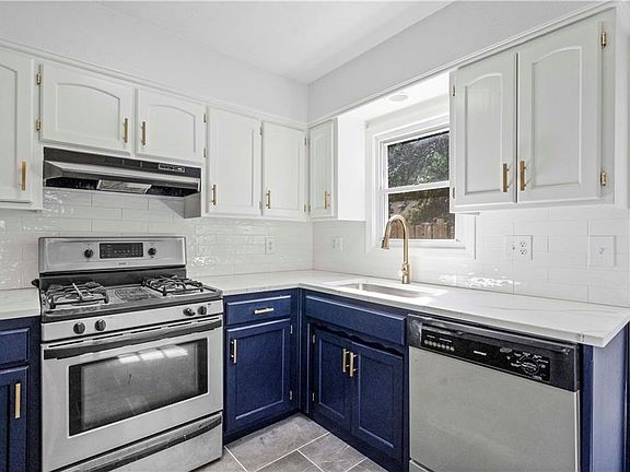 4th image of 9038 Noland Rd