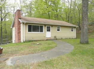 4 Thomas Ave, Baltic, CT 06330