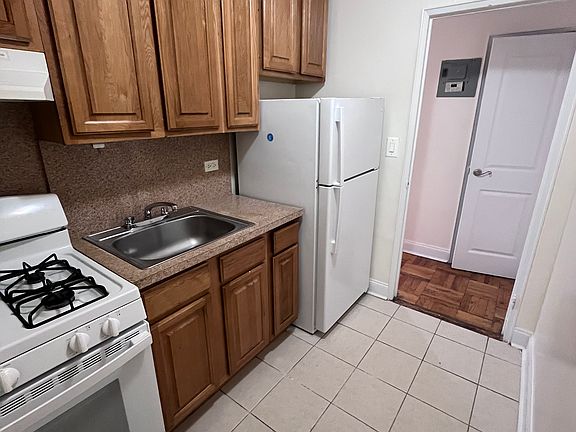 3rd image of 8855 Bay Pkwy APT 3J