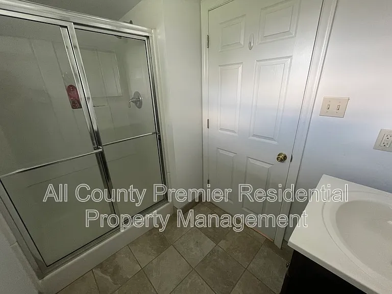 130 Hazel Ave — Photo 11
