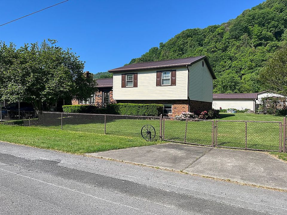 1st image of 165 Carmen Dr
