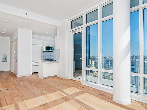 3rd image of 2310 41st Ave APT 7D