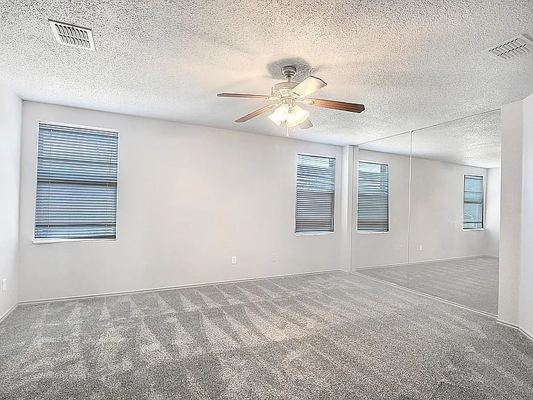 3327 Andalusian Dr — Photo 6