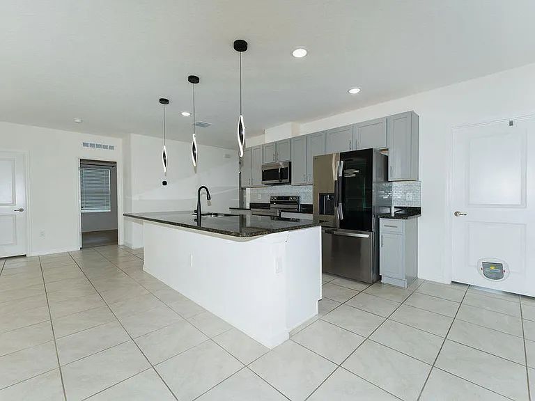 138 SW Carter Ave — Photo 16