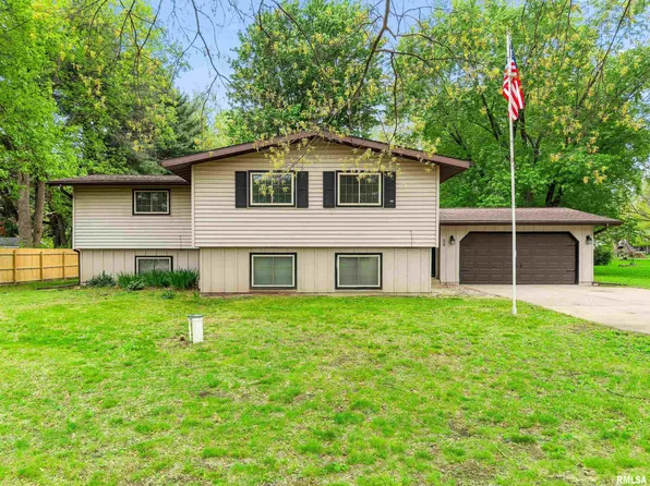 58 Riverview Dr, East Peoria, IL 61611